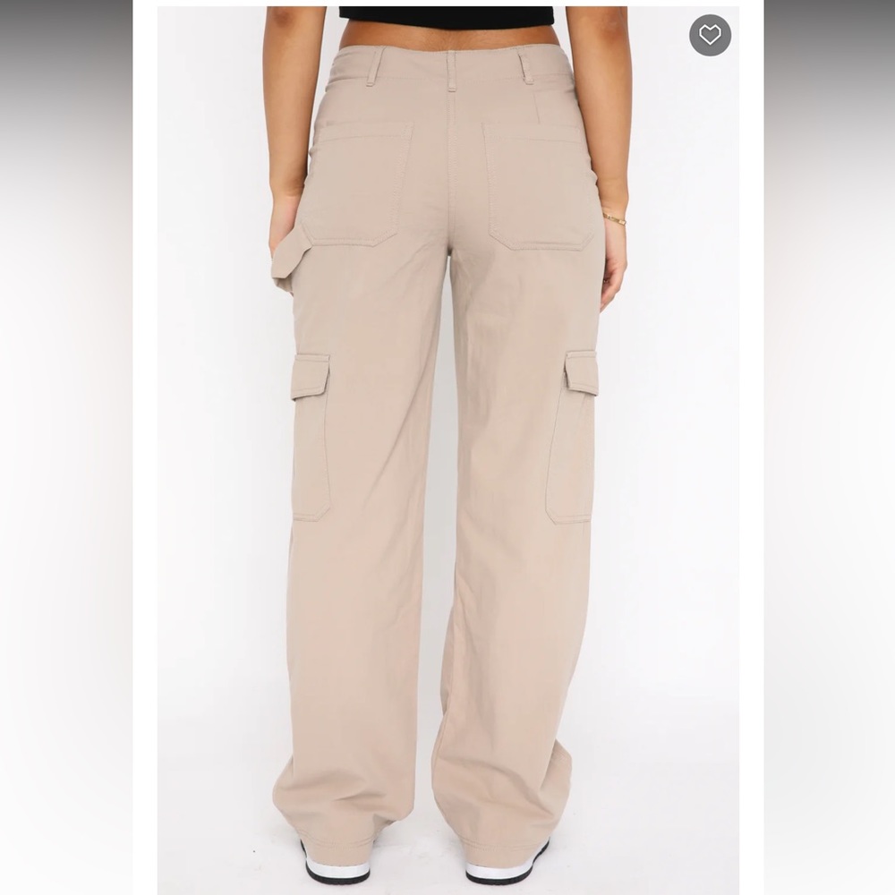 White Fox Boutique - Know Your Worth Low Rise Cargo Pants Beige (XS) brand new - Picture 5 of 9